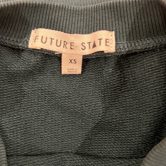 Super cute dark green crew neck! - Picture 2 of 2